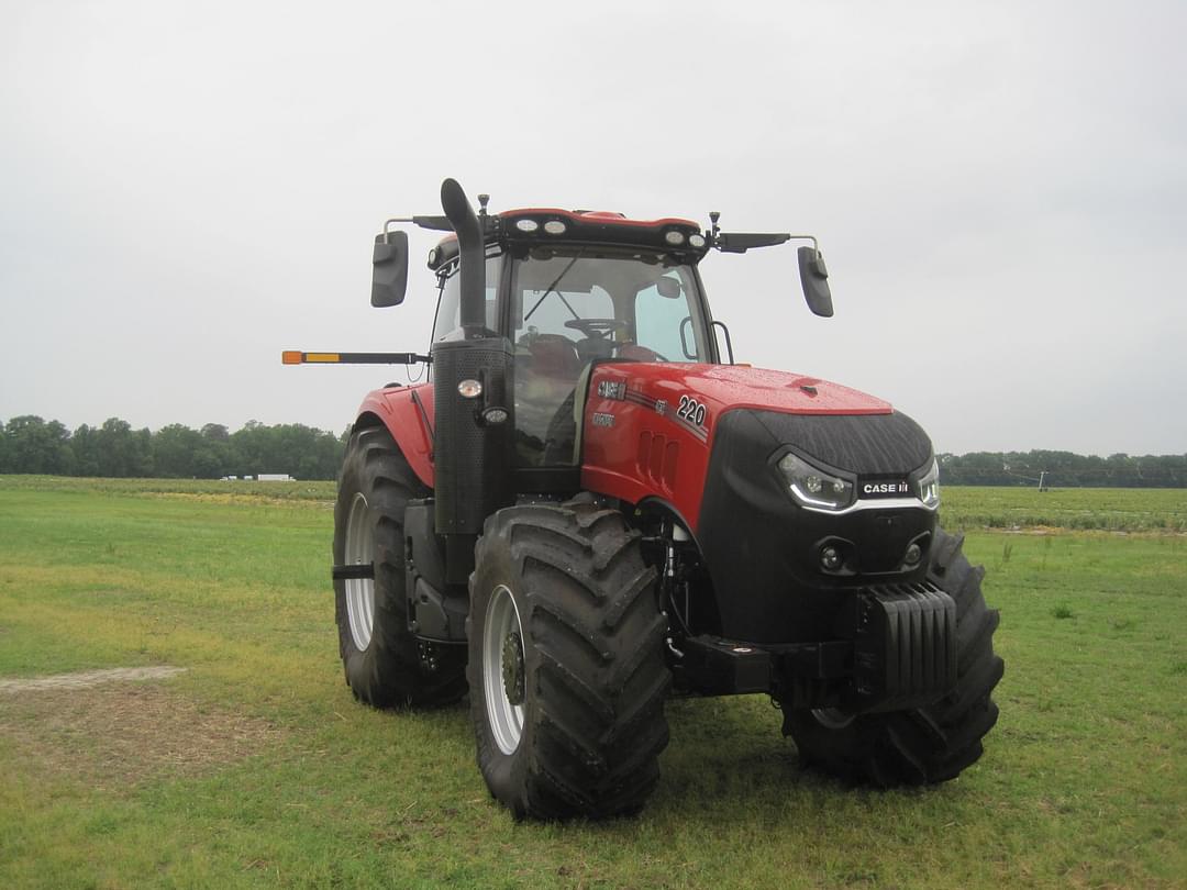 Image of Case IH Magnum 220 Primary image