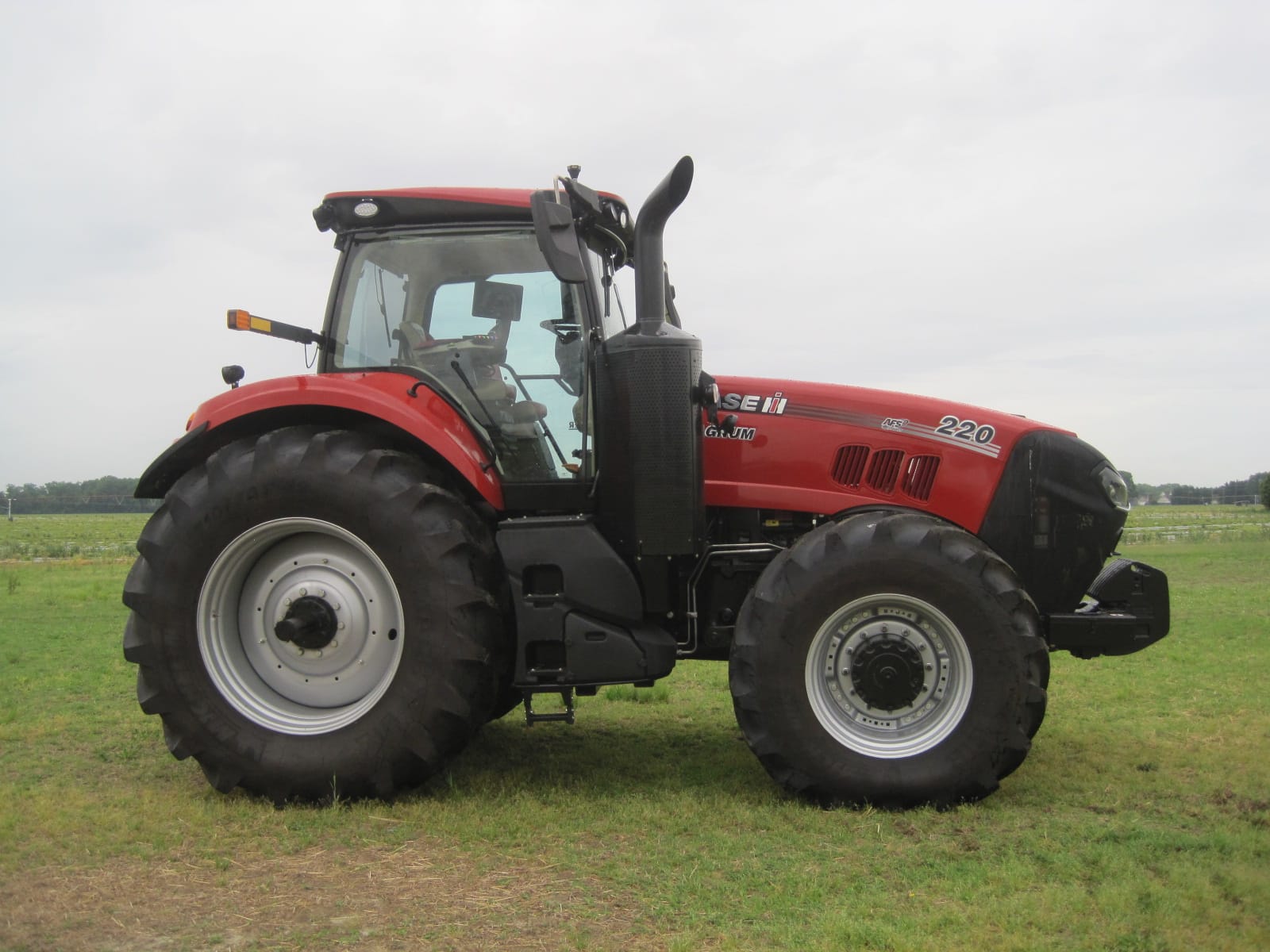 2023 Case IH Magnum 220 Equipment Image0