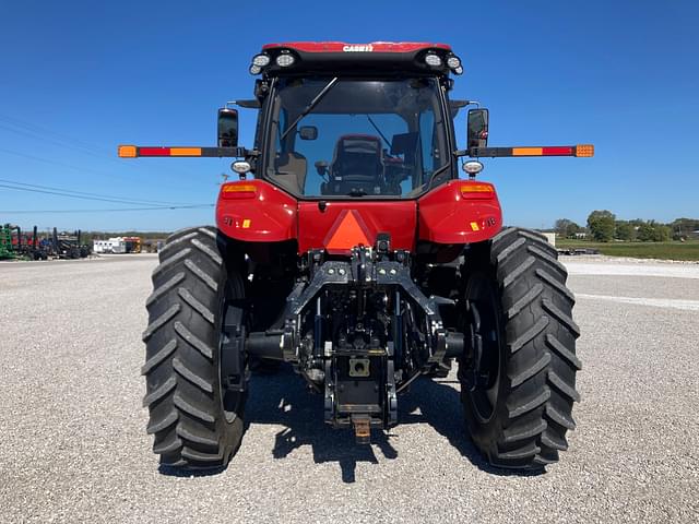 Image of Case IH Magnum 180 equipment image 3