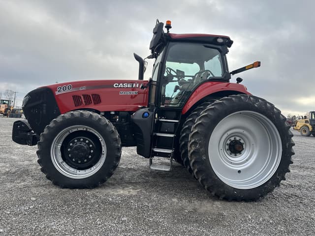 Image of Case IH Magnum 200 equipment image 2