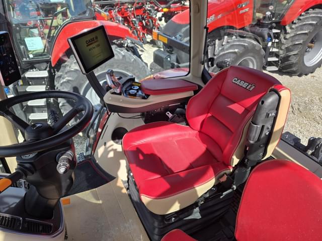 Image of Case IH Magnum 200 equipment image 3