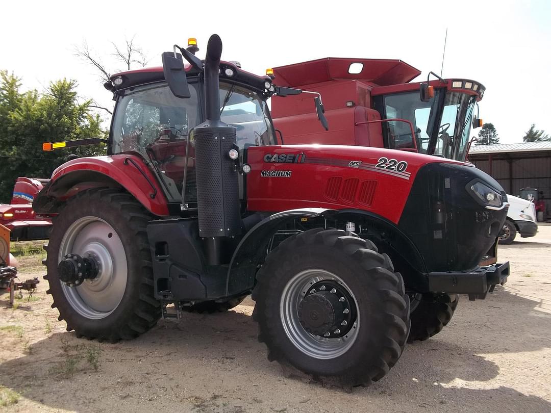 Image of Case IH Magnum 220 Primary image