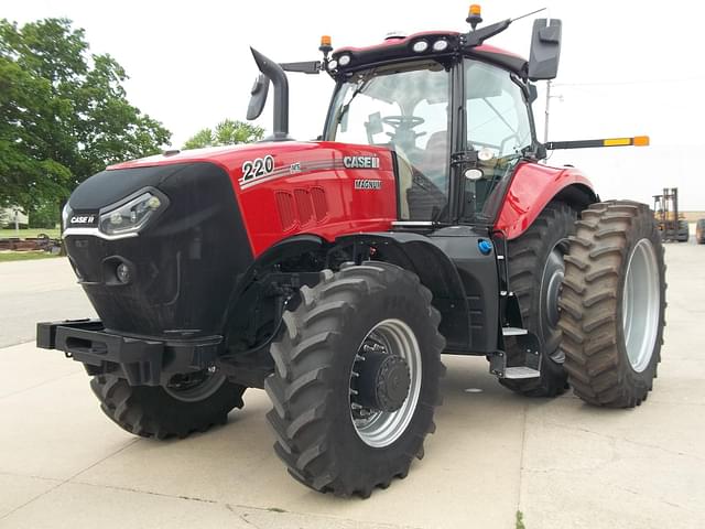 Image of Case IH Magnum 220 equipment image 3