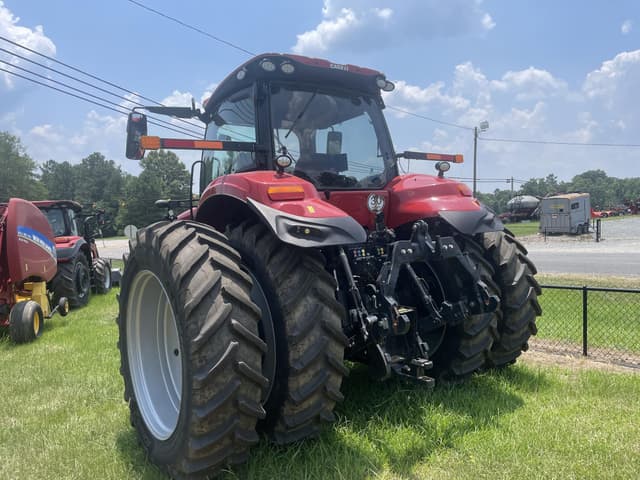 Image of Case IH Magnum 220 equipment image 2