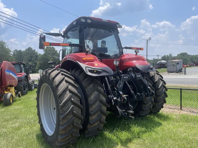 Image of Case IH Magnum 220 equipment image 2