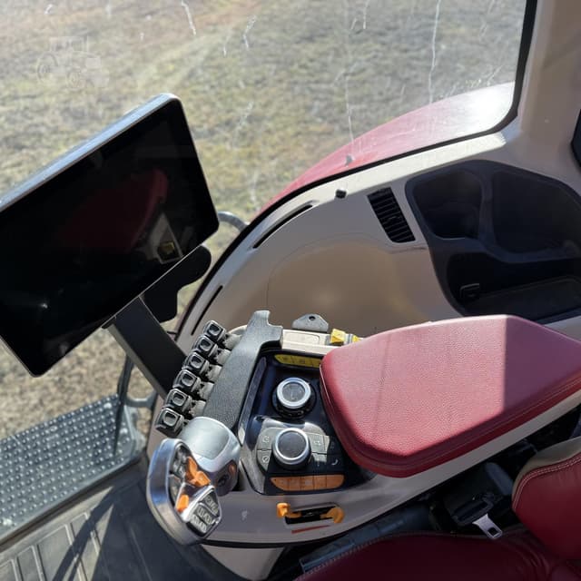 Image of Case IH Magnum 240 equipment image 4