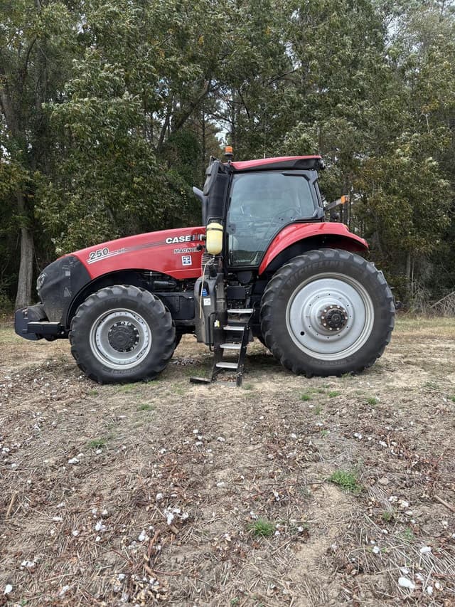 Image of Case IH Magnum 250 equipment image 2