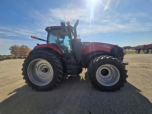 Image of Case IH Magnum 250 equipment image 3