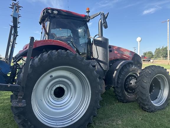 Image of Case IH Magnum 250 equipment image 3