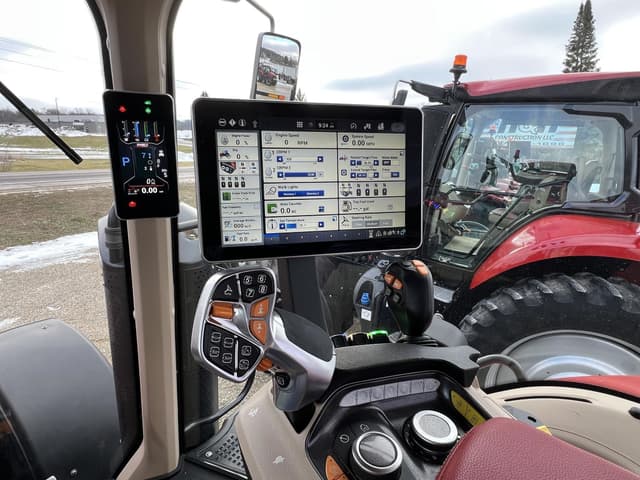 Image of Case IH Magnum 250 equipment image 4