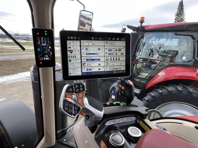 Image of Case IH Magnum 250 equipment image 4