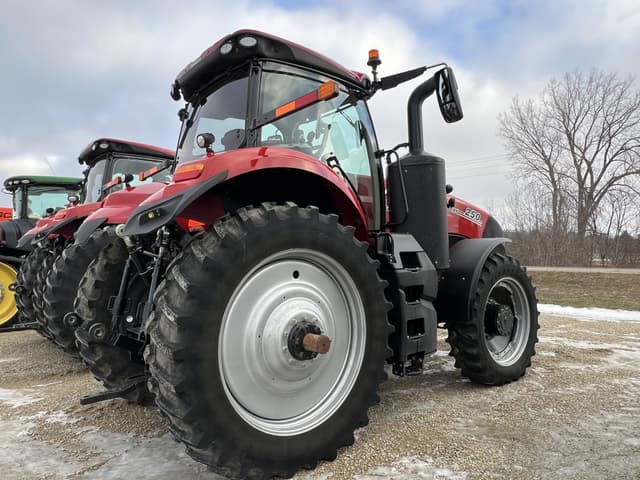 Image of Case IH Magnum 250 equipment image 2