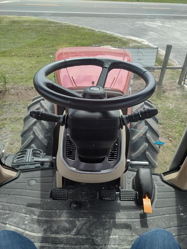 Image of Case IH Magnum 250 equipment image 2