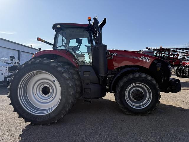 Image of Case IH Magnum 280 equipment image 2