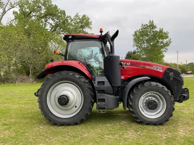 Image of Case IH Magnum 280 equipment image 3