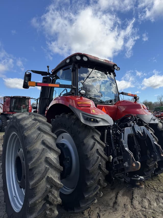 Image of Case IH Magnum 310 equipment image 2