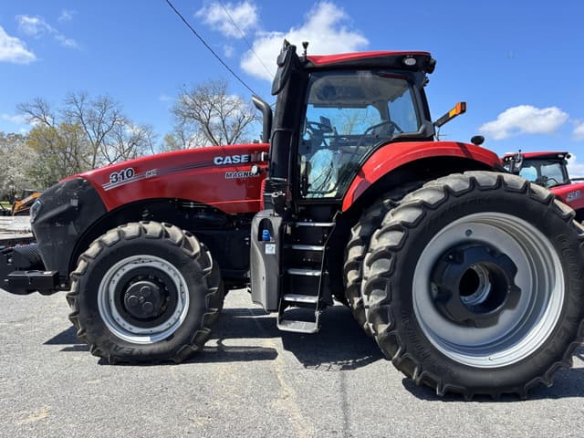 Image of Case IH Magnum 310 equipment image 1