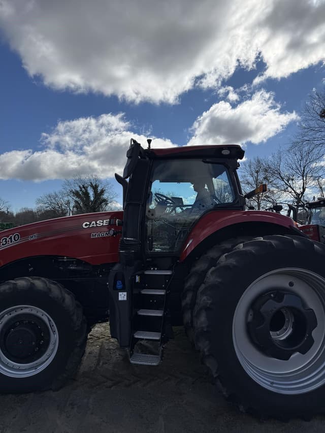 Image of Case IH Magnum 310 equipment image 1