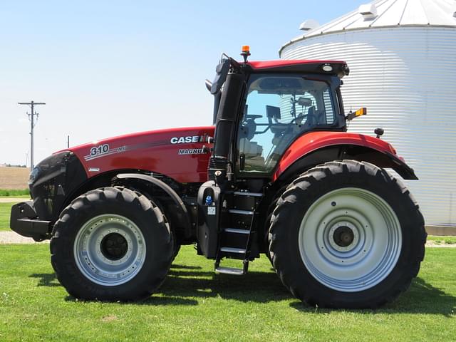 Image of Case IH Magnum 310 equipment image 2