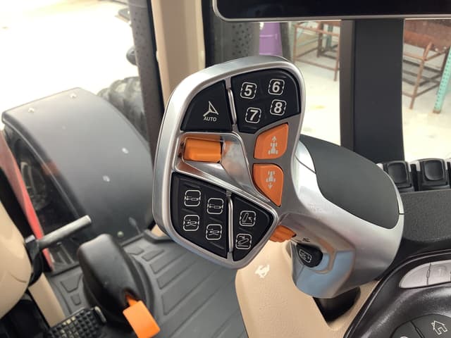 Image of Case IH Magnum 310 equipment image 2