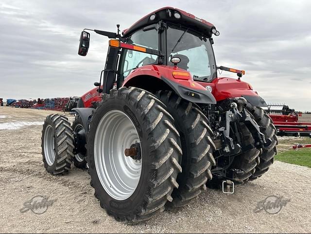 Image of Case IH Magnum 310 equipment image 4
