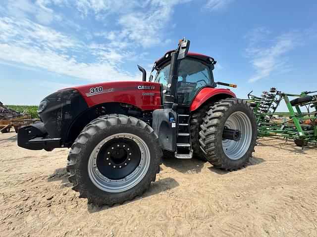 Image of Case IH Magnum 310 equipment image 2