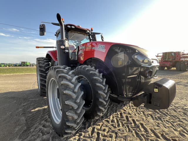Image of Case IH Magnum 310 equipment image 4