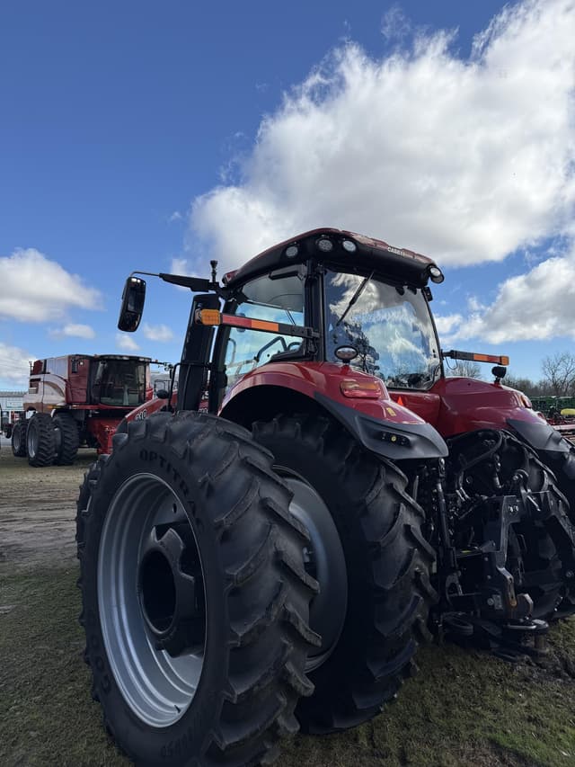 Image of Case IH Magnum 310 equipment image 2