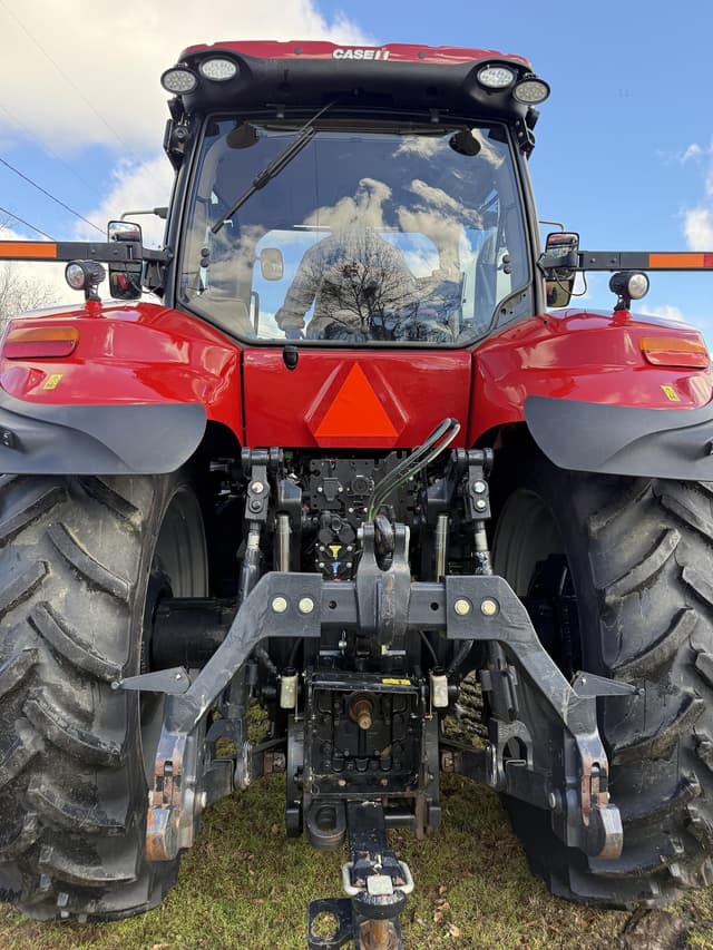 Image of Case IH Magnum 310 equipment image 3