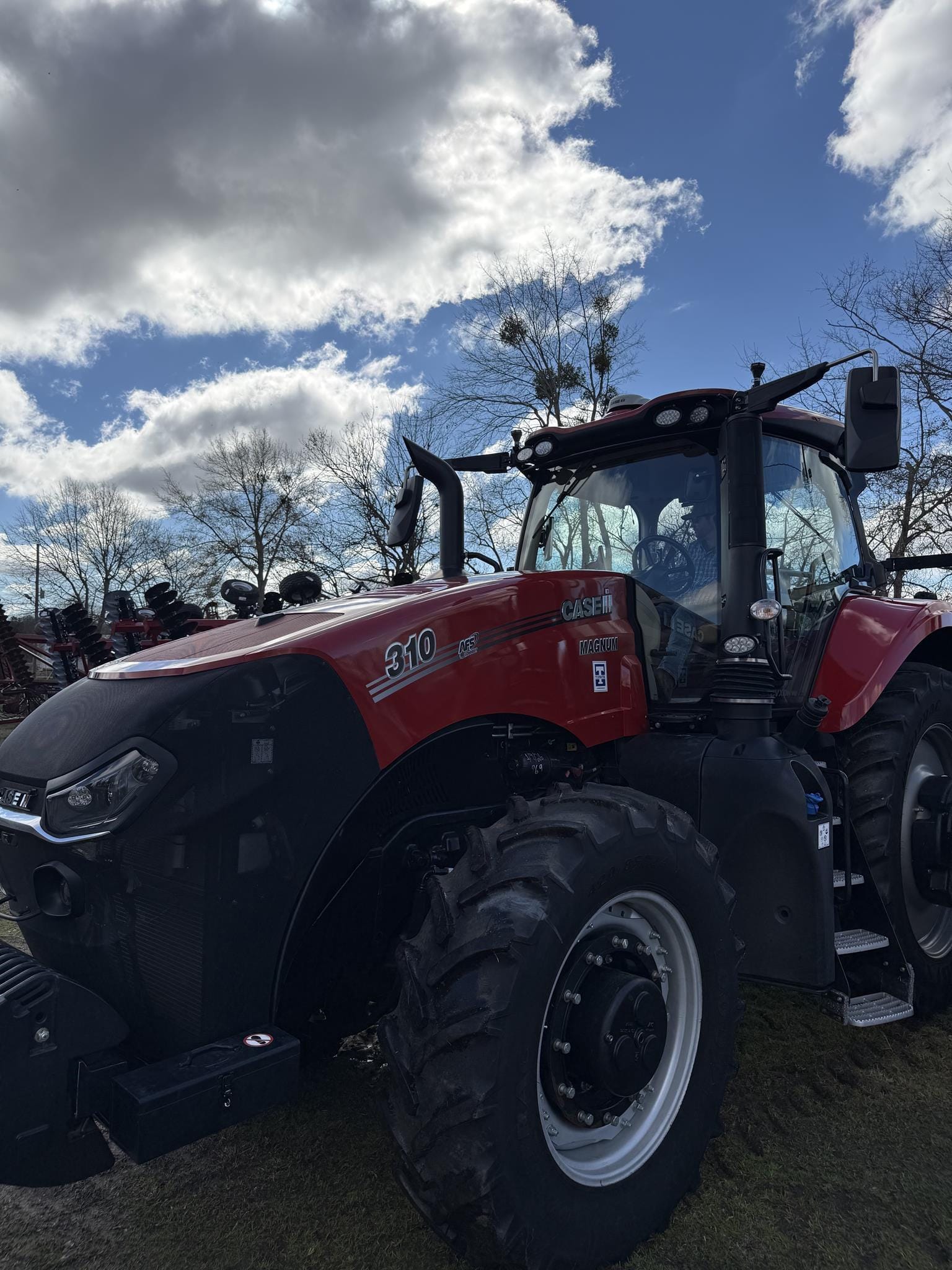 2023 Case IH Magnum 310 Equipment Image0