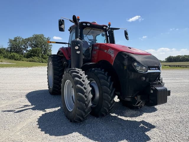 Image of Case IH Magnum 340 equipment image 4