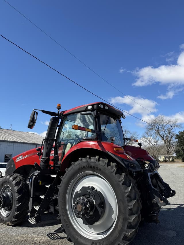 Image of Case IH Magnum 340 equipment image 2
