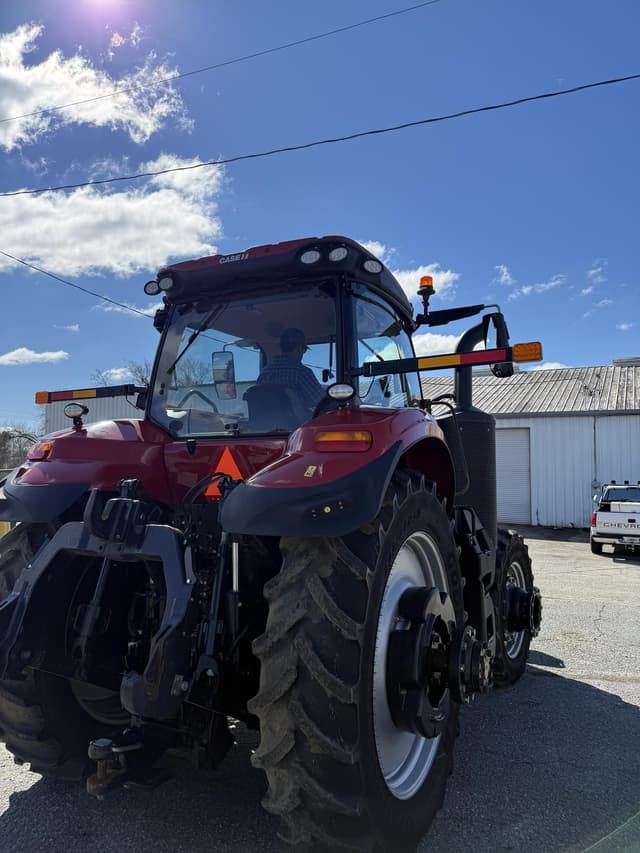 Image of Case IH Magnum 340 equipment image 4