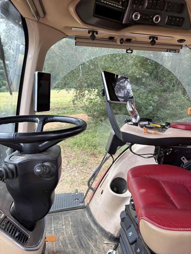 Image of Case IH Magnum 340 equipment image 4