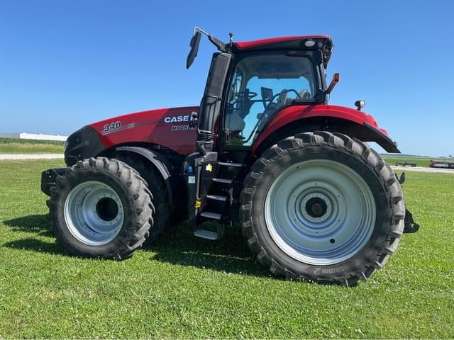Image of Case IH Magnum 340 equipment image 4