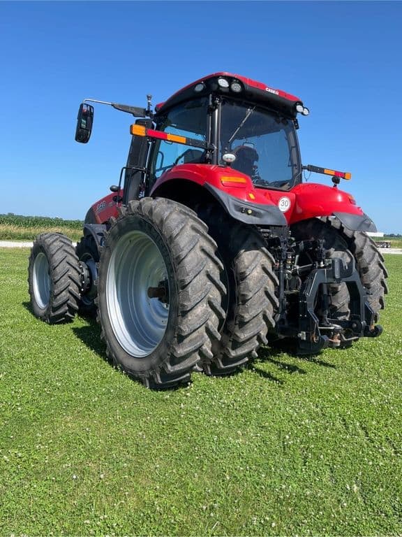 Image of Case IH Magnum 340 equipment image 4