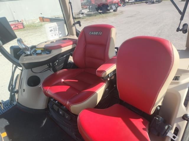 Image of Case IH Magnum 340 equipment image 4