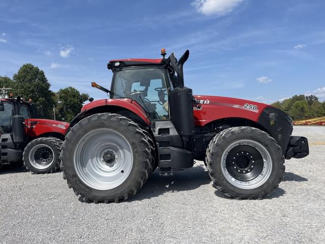 Image of Case IH Magnum 340 equipment image 1