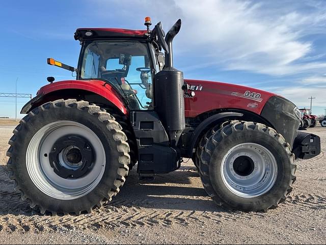 Image of Case IH Magnum 340 equipment image 4