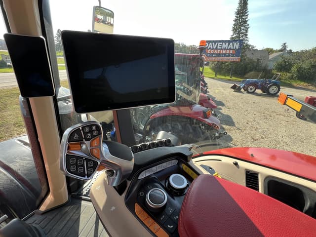 Image of Case IH Magnum 340 equipment image 4