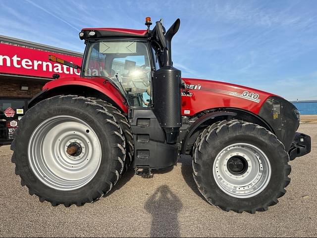 Image of Case IH Magnum 340 equipment image 1