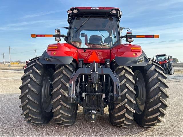 Image of Case IH Magnum 340 equipment image 3