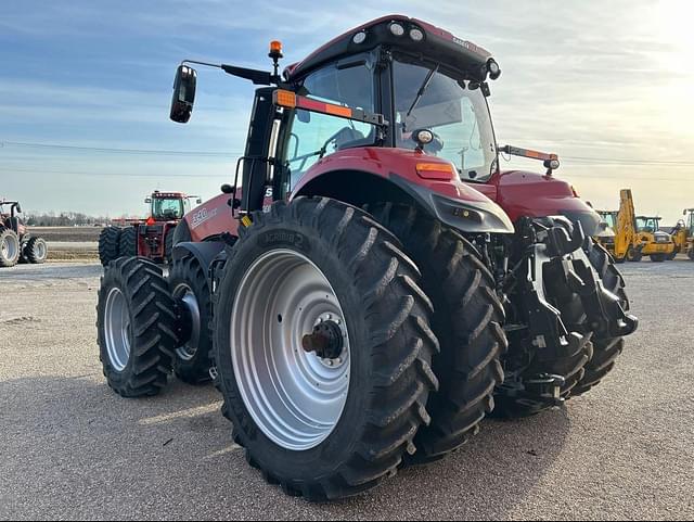 Image of Case IH Magnum 340 equipment image 4