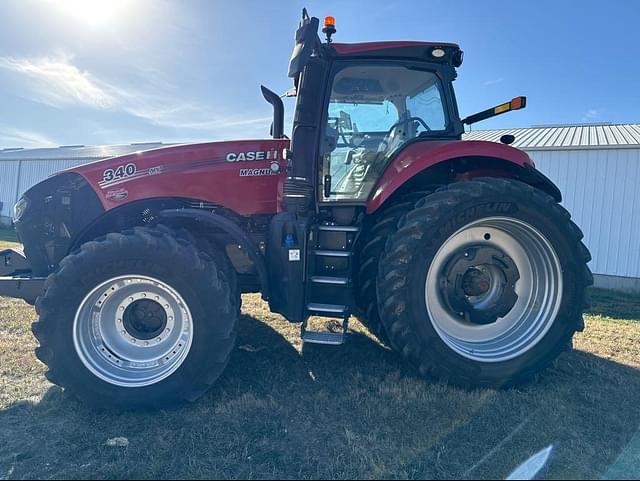 Image of Case IH Magnum 340 equipment image 4