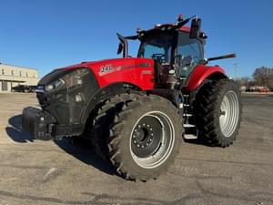 2023 Case IH Magnum 340 Image