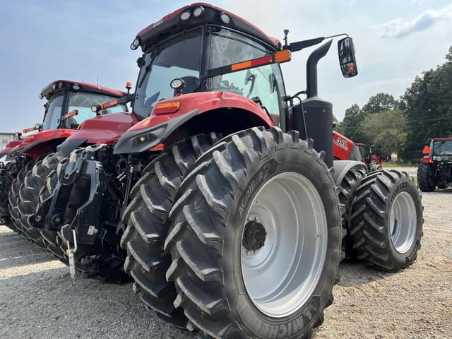 Image of Case IH Magnum 340 equipment image 4