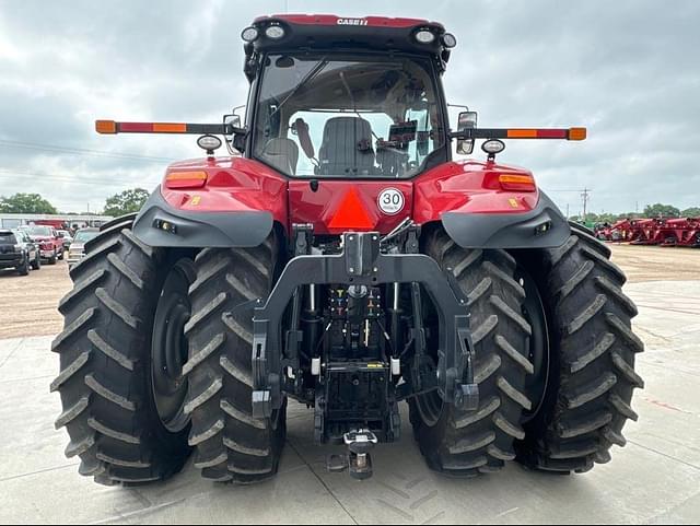 Image of Case IH Magnum 340 equipment image 2