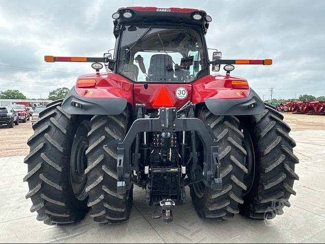 Image of Case IH Magnum 340 equipment image 3