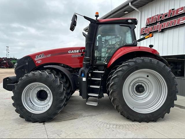 Image of Case IH Magnum 340 equipment image 1