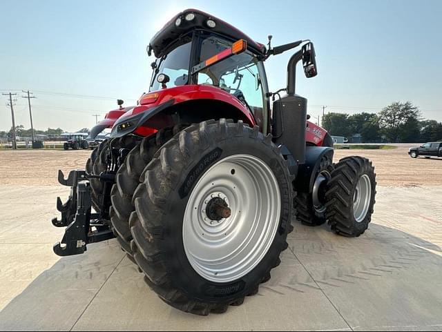 Image of Case IH Magnum 340 equipment image 4